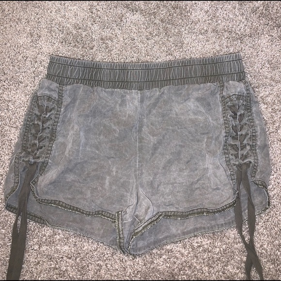 Express Dark Green / Gray Laced High Waist shorts size XS - Picture 4 of 9